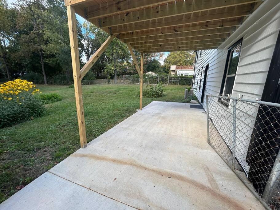 Comfy Lower Lvl Apt With Jetted Tub Near Uptown And Unc Σάρλοτ Εξωτερικό φωτογραφία