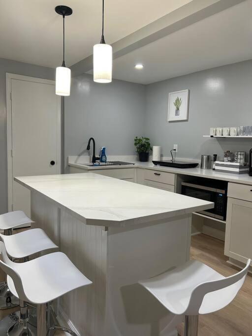 Comfy Lower Lvl Apt With Jetted Tub Near Uptown And Unc Σάρλοτ Εξωτερικό φωτογραφία