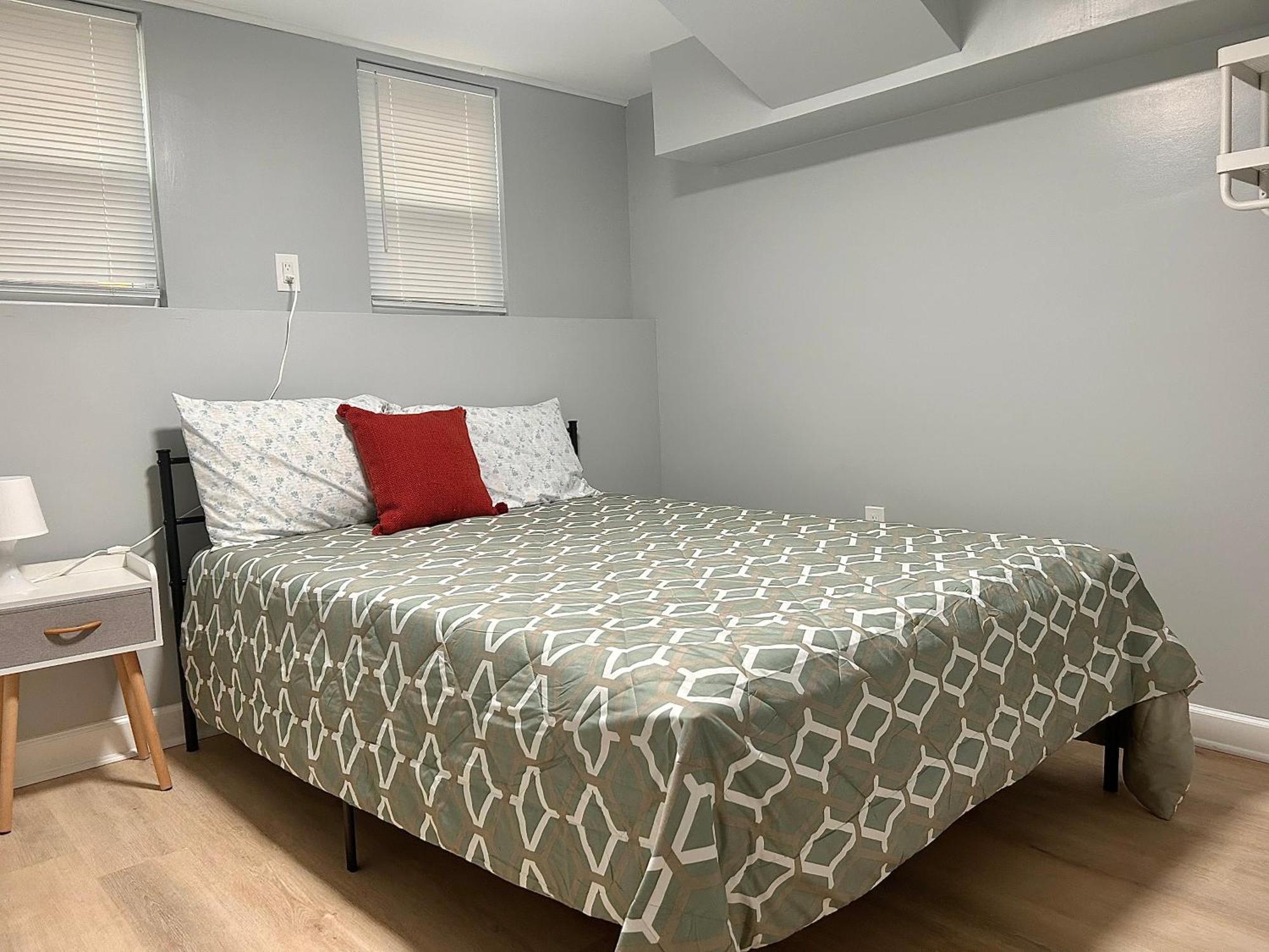 Comfy Lower Lvl Apt With Jetted Tub Near Uptown And Unc Σάρλοτ Εξωτερικό φωτογραφία
